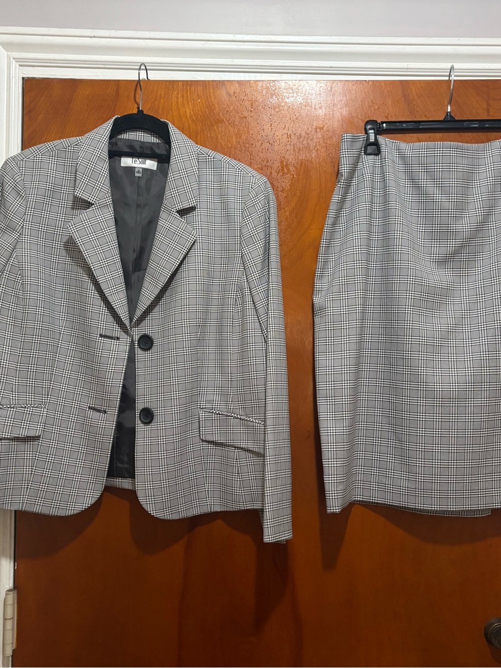 Le Suit Gray Plaid Two-Piece Blazer and Skirt Set